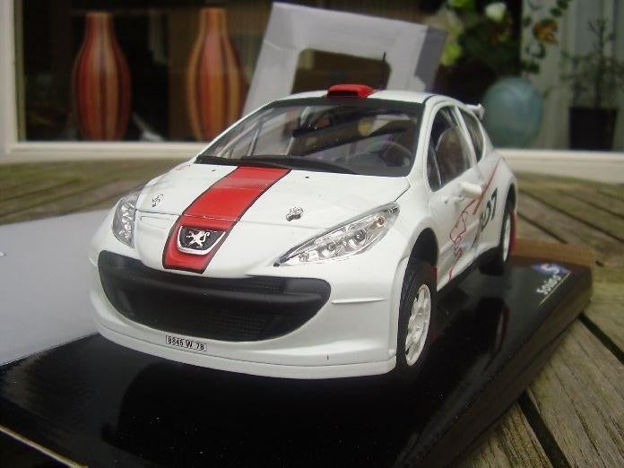 Schaalmodel Peugeot 207 2000 race, Hobby en Vrije tijd, Modelauto's | Overige schalen, Ophalen of Verzenden, Nieuw, Auto