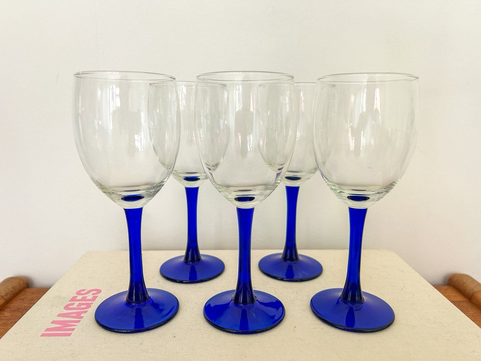 5x wijnglas donkerblauwe steel Luminarc France, Ophalen of Verzenden, Zo goed als nieuw, Overige typen