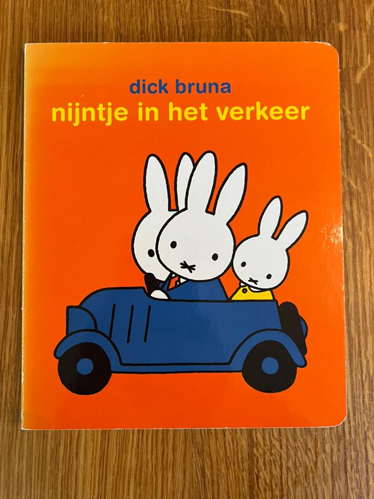 Dick Bruna - Nijntje in het verkeer stickerboek - NIEUW, Ophalen of Verzenden, Nieuw, Beeldje of Figuurtje