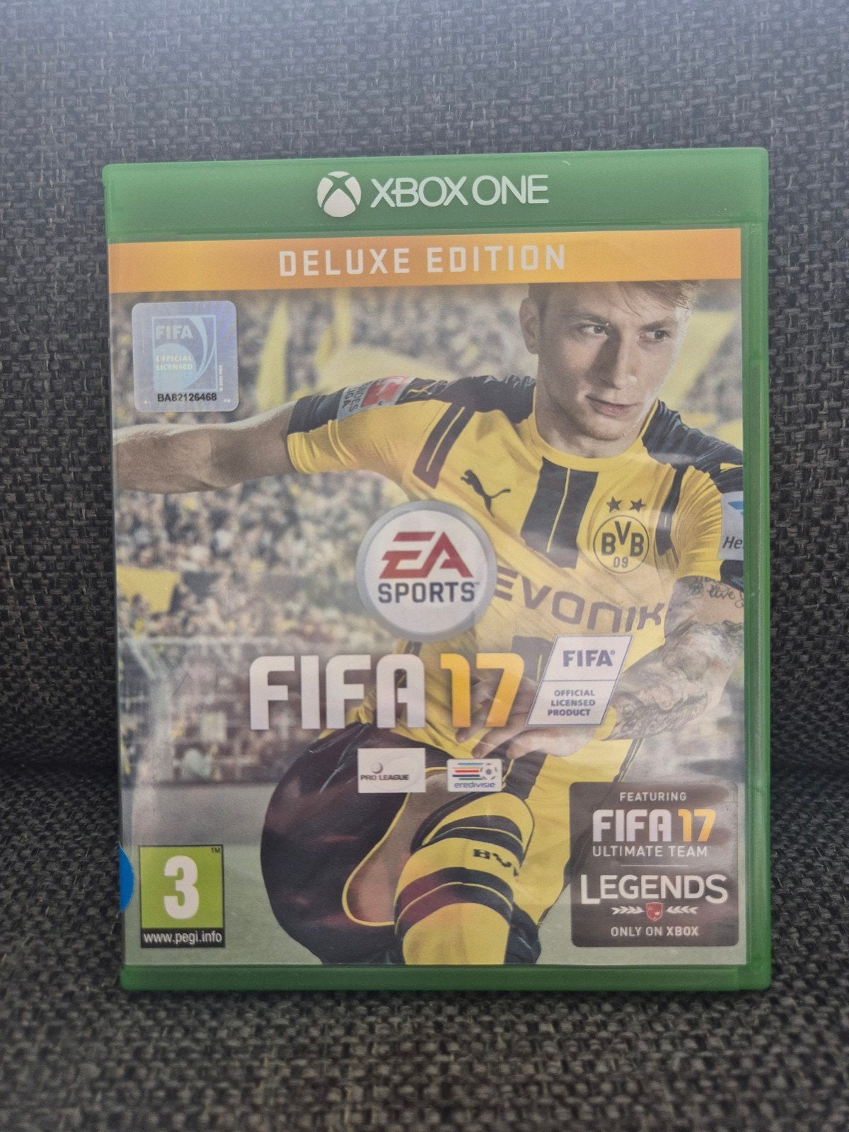 FIFA 17 Deluxe Edition Xbox One - Voetbalgame, Spelcomputers en Games, Ophalen of Verzenden, Zo goed als nieuw, Eén computer, Sport