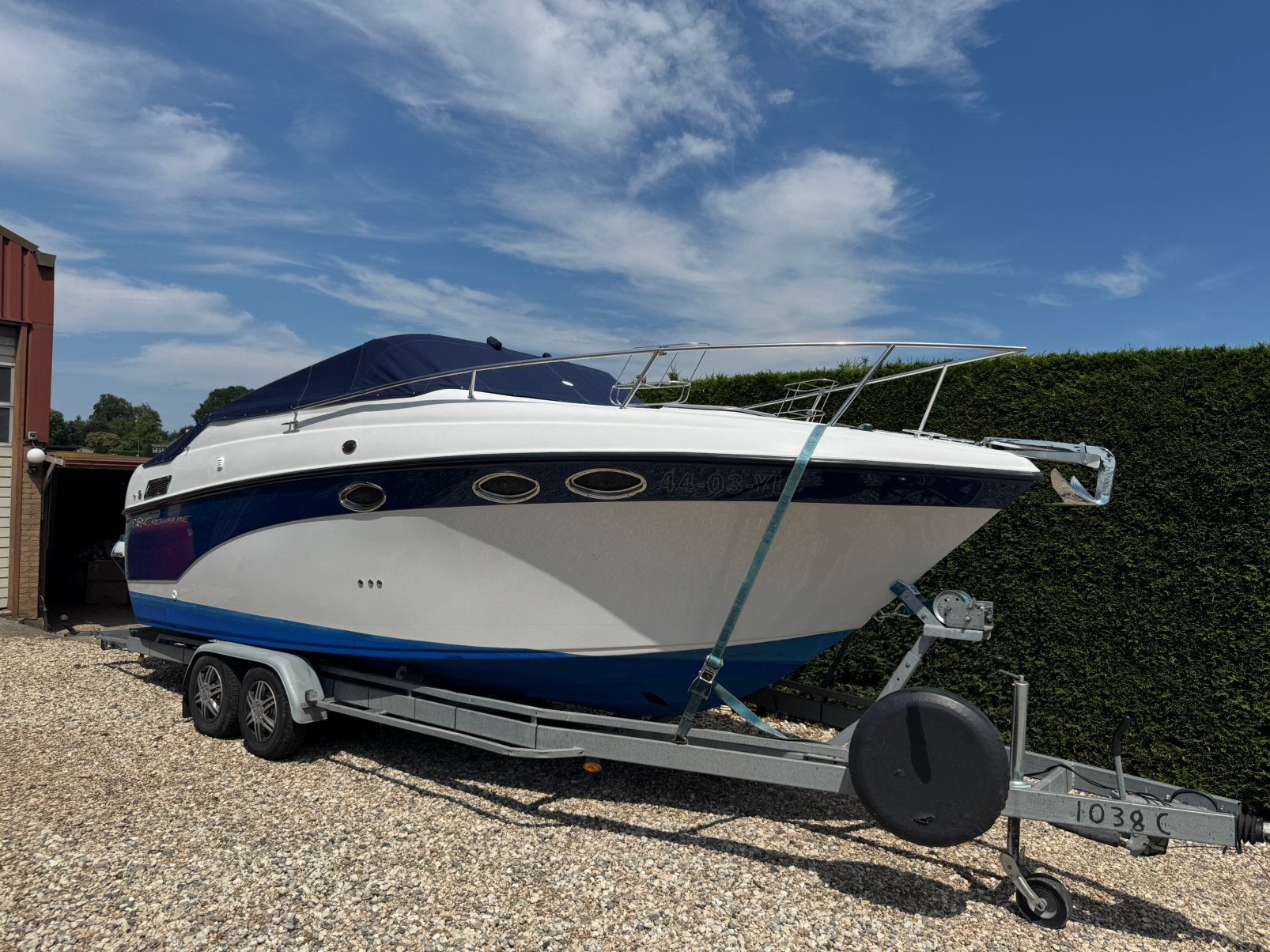 Crownline 242CR 6.2L 320PK, Binnenboordmotor, 320 pk, Walstroom, Zo goed als nieuw