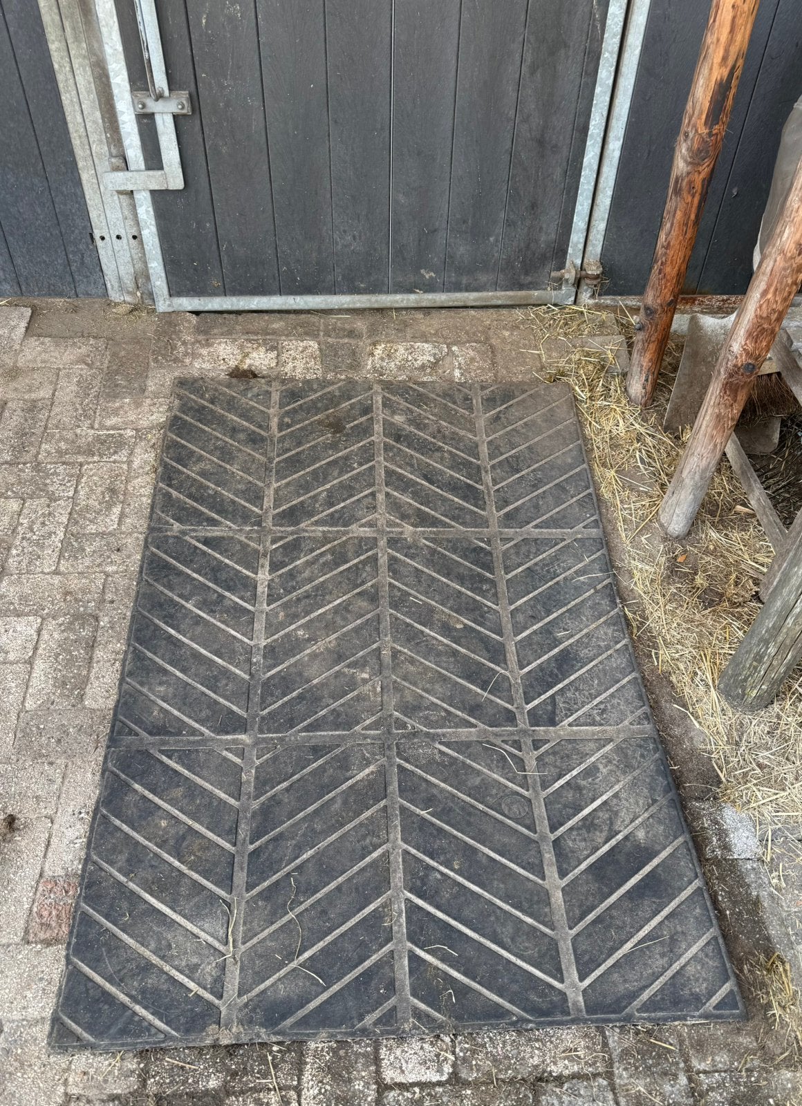Gratis af te halen, 2 stevige rubber matten, Dieren en Toebehoren