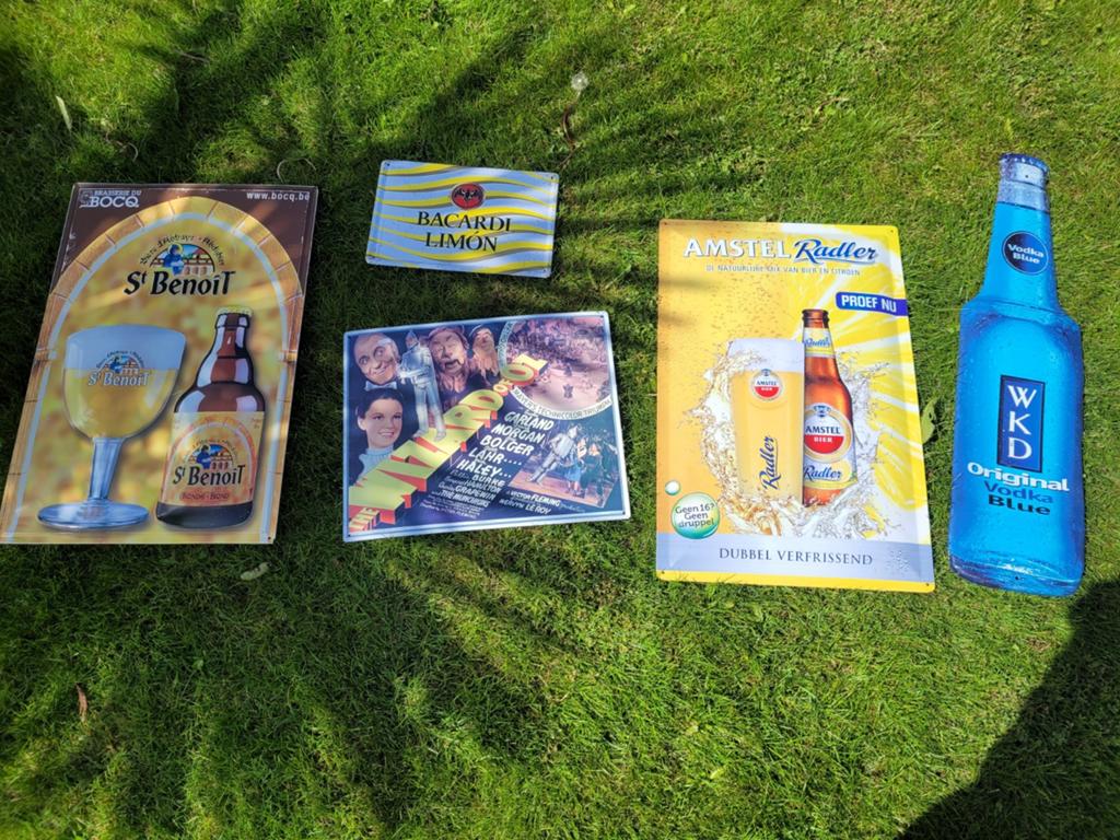 Diverse reclameborden; amstel vodka blue bacardi st benoit, Ophalen of Verzenden, Reclamebord, Plaat of Schild, Amstel