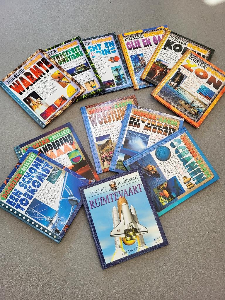 Dossier kinderboeken, Steve Parker, Non-fictie, Ophalen of Verzenden, Zo goed als nieuw