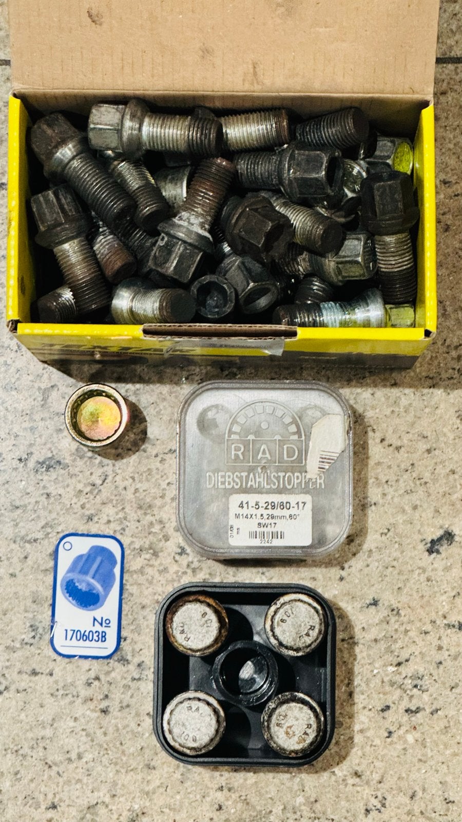 Wielbouten met set slotbouten (M14x1.5, 28mm), Ophalen of Verzenden, Gebruikt, Universele onderdelen