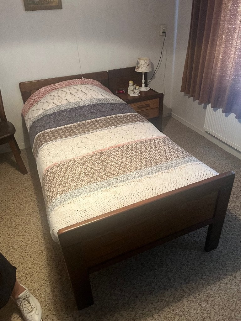 Senioren bed, Ophalen, 90 cm, Eenpersoons, Bruin