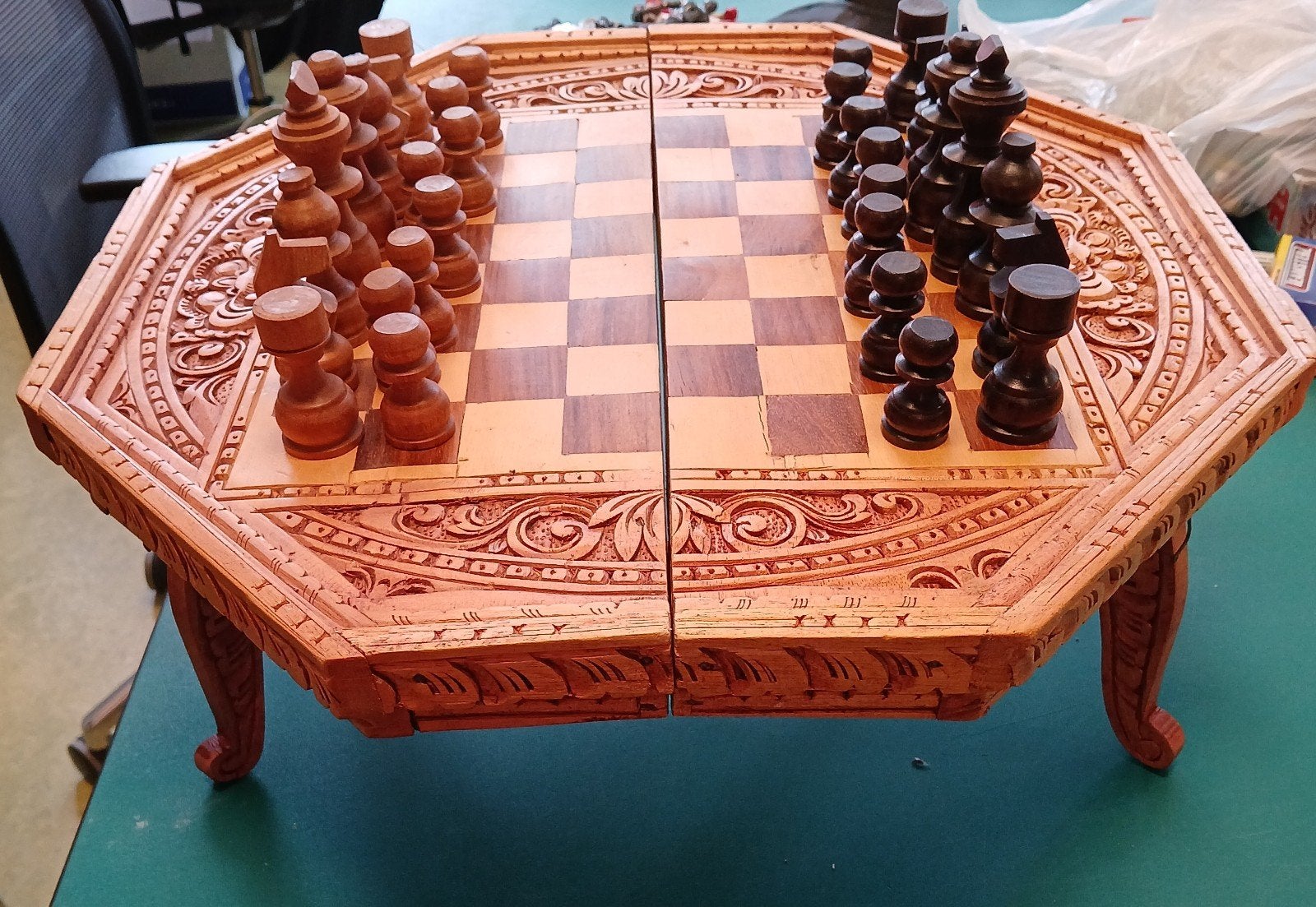 Houten schaak en backgammon tafeltje, Ophalen of Verzenden, Minder dan 500 stukjes