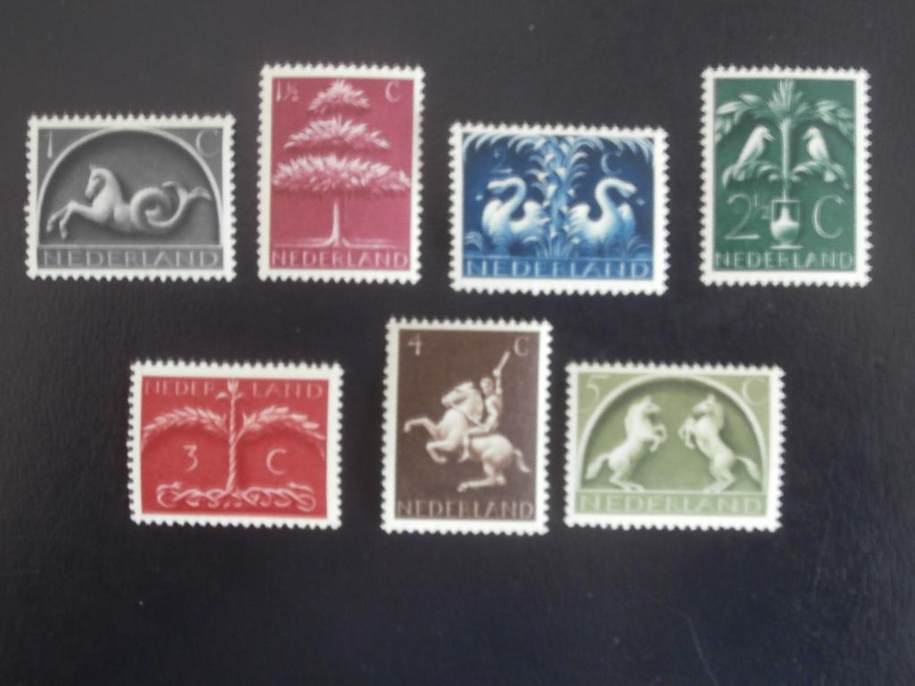 NL 1943-1944; series GERMAANSE SYMBOLEN en ZEEHELDEN, Verzenden, Na 1940, Postfris