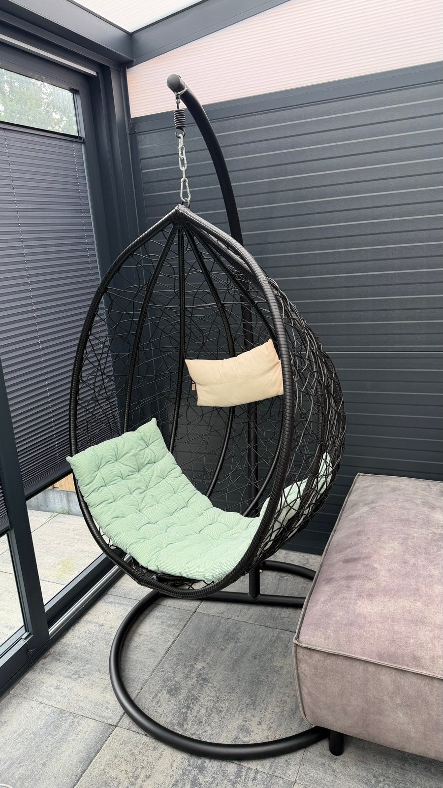 Comfortabele Hangstoel met Standaard
