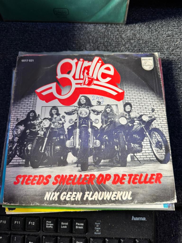 Girlie - Steeds Sneller Op De Teller / Nix Geen Flauwerkul, Gebruikt, 7 inch, Ophalen of Verzenden, Pop