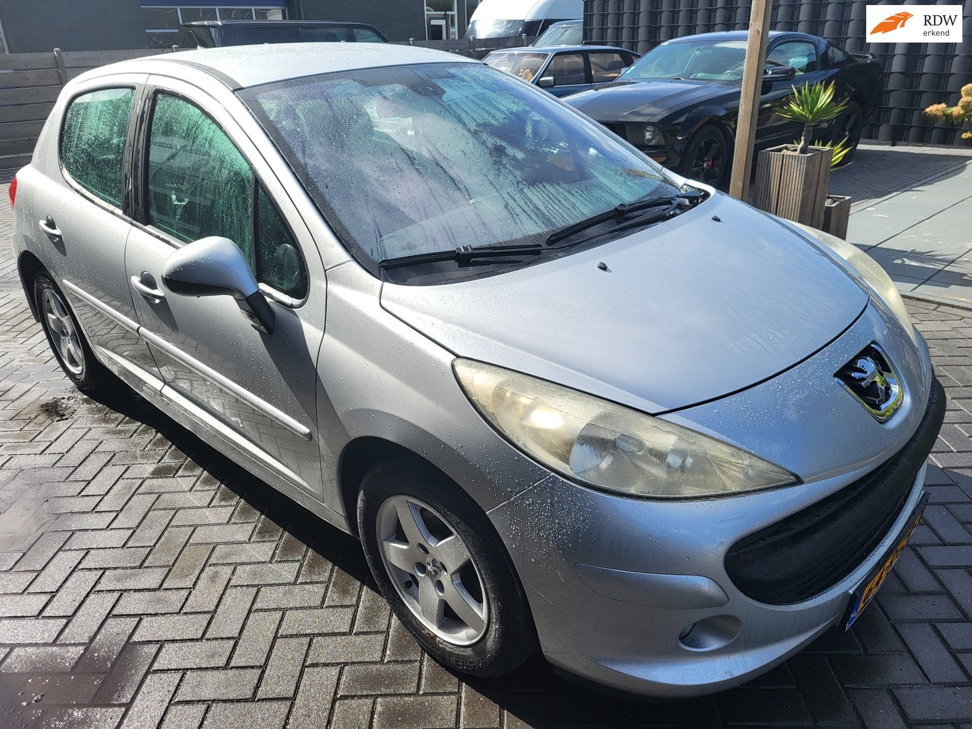 Peugeot 207 1.4-16V XS Pack airco werkt leer, Auto's, Voorwielaandrijving, Zwart, 4 cilinders, 49 €/maand