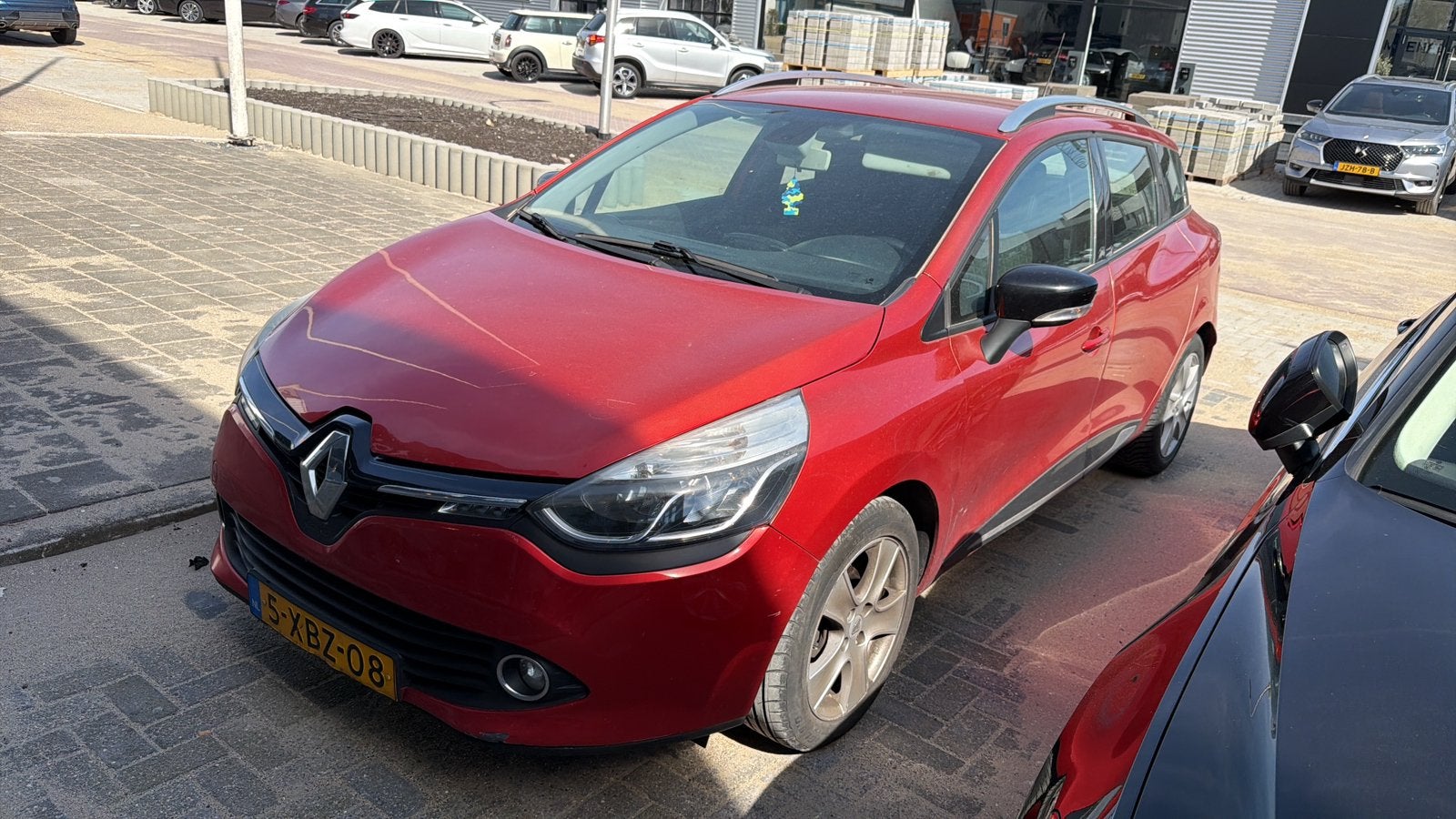 Renault Clio 1.5 DCI/ KEYLESS / NIEUW DISTR/ TREKHAAK, Voorwielaandrijving, 4 cilinders, 1096 kg, Origineel Nederlands
