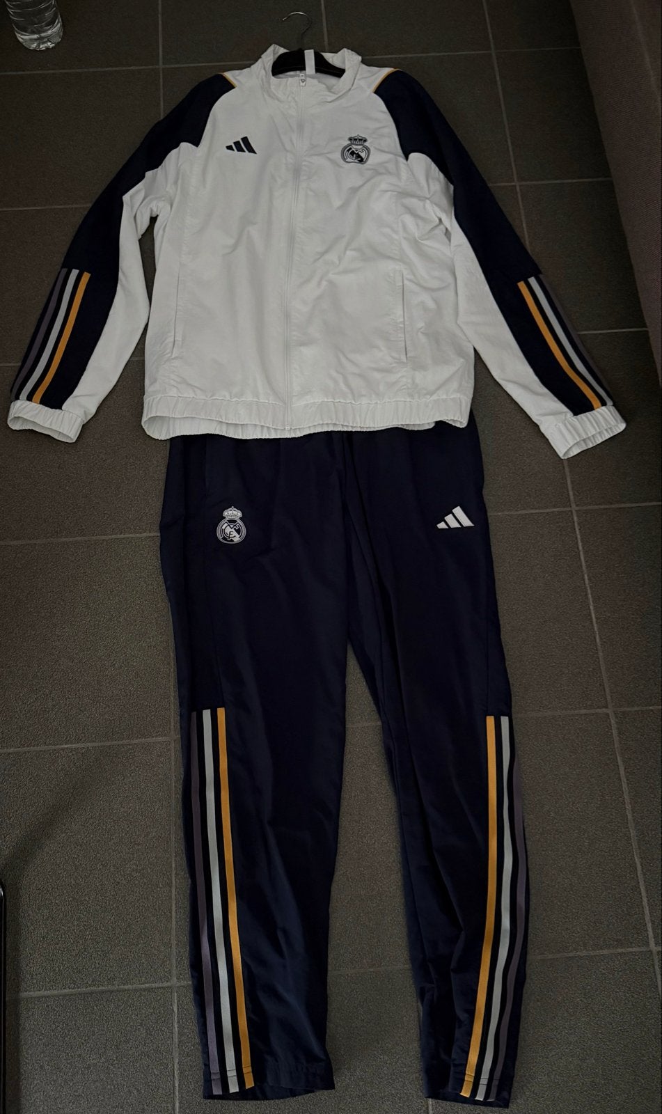 Adidas Real Madrid Trainingspak - Maat L, Maat 52/54 (L), Meerkleurig, Ophalen of Verzenden, Zo goed als nieuw