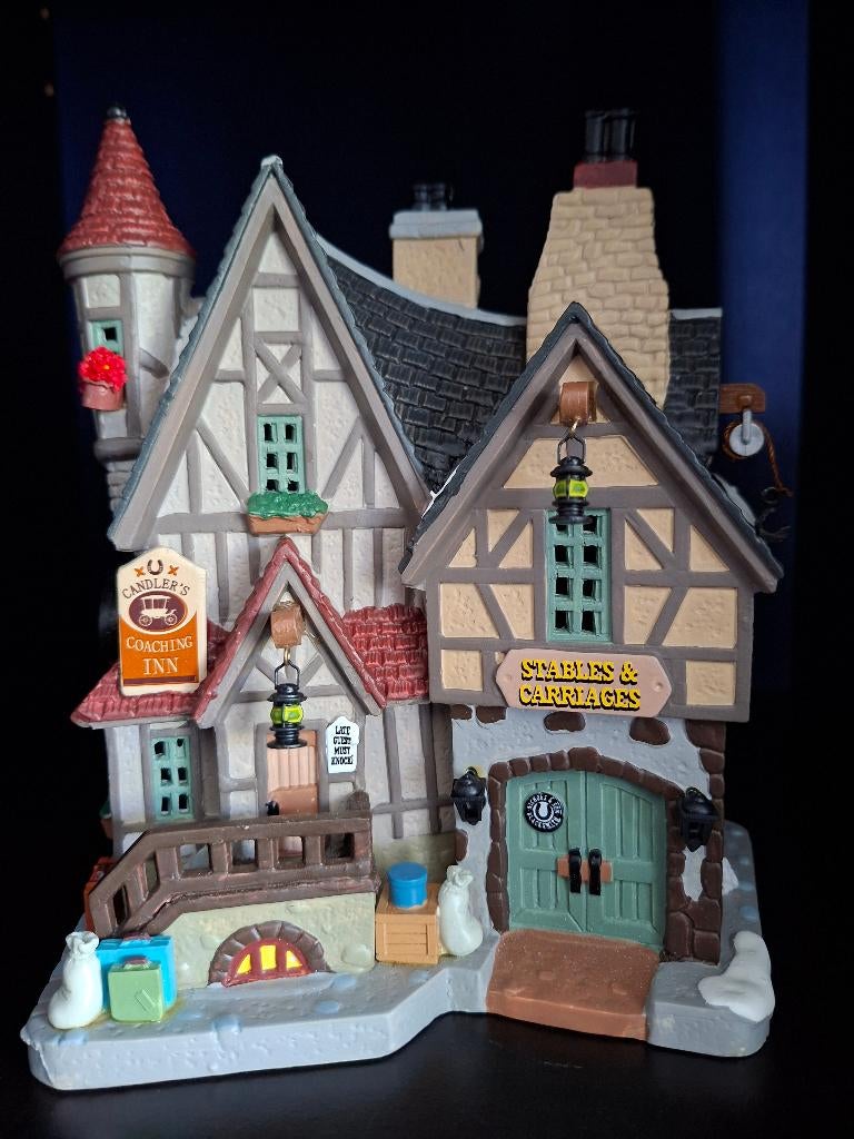 Lemax Candler's Coaching Inn, Diversen, Kerst, Zo goed als nieuw, Ophalen of Verzenden