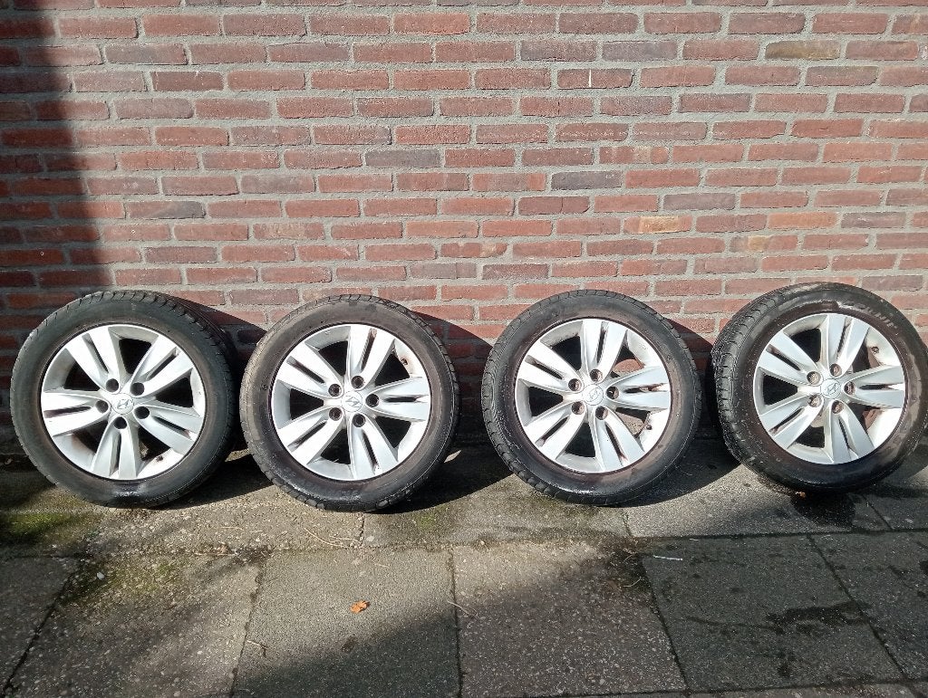 4   aluminium velgen  voor de Hyundai ix20, Ophalen, Gebruikt, 16 inch, Banden en Velgen