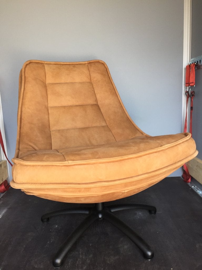 Fauteuil draai in Kenia leer Cognac  laagsteprijs voorraad, Huis en Inrichting, Fauteuils EVA Kenia leer de laatste laagste  actie prijs