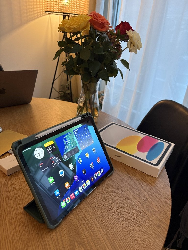 iPad 11 (2025) 128GB + Apple Pencil USB-C | Barely used