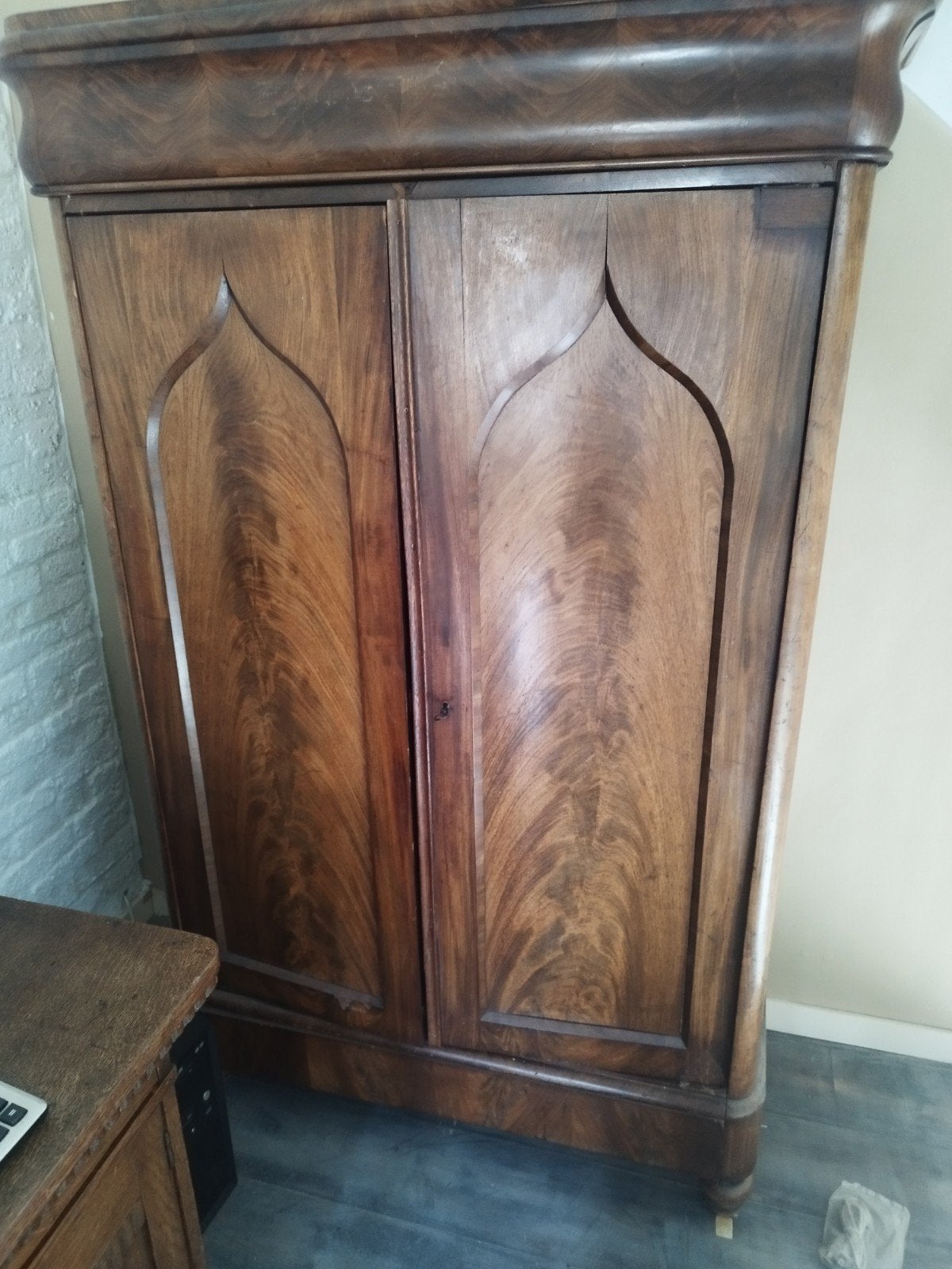 Kast Biedermeier, Ophalen