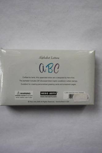 Hero Arts/Stempelset 28 alfabet sassy hoofdletters 7,6x13,3, Verzenden, Nieuw, Houten stempel