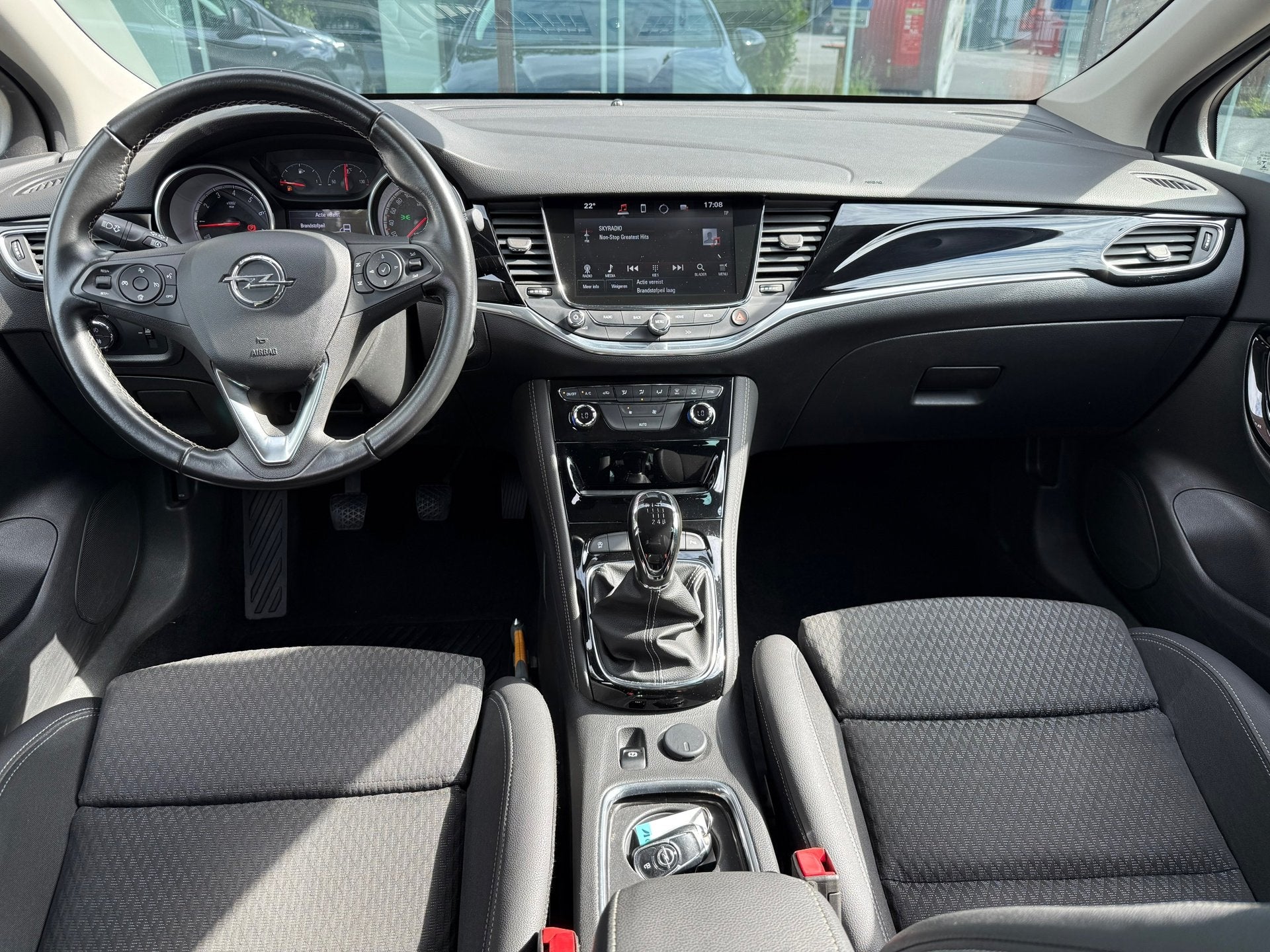 Opel Astra 1.4 Turbo 150pk Innovation - Navi - LED - Parkeer, Gebruikt, 4 cilinders, 150 pk, Zwart
