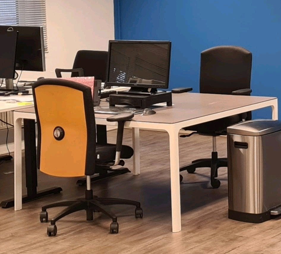 Ikea vergadertafel walnotenhouten blad, Ophalen, Gebruikt, 140 cm, Metaal