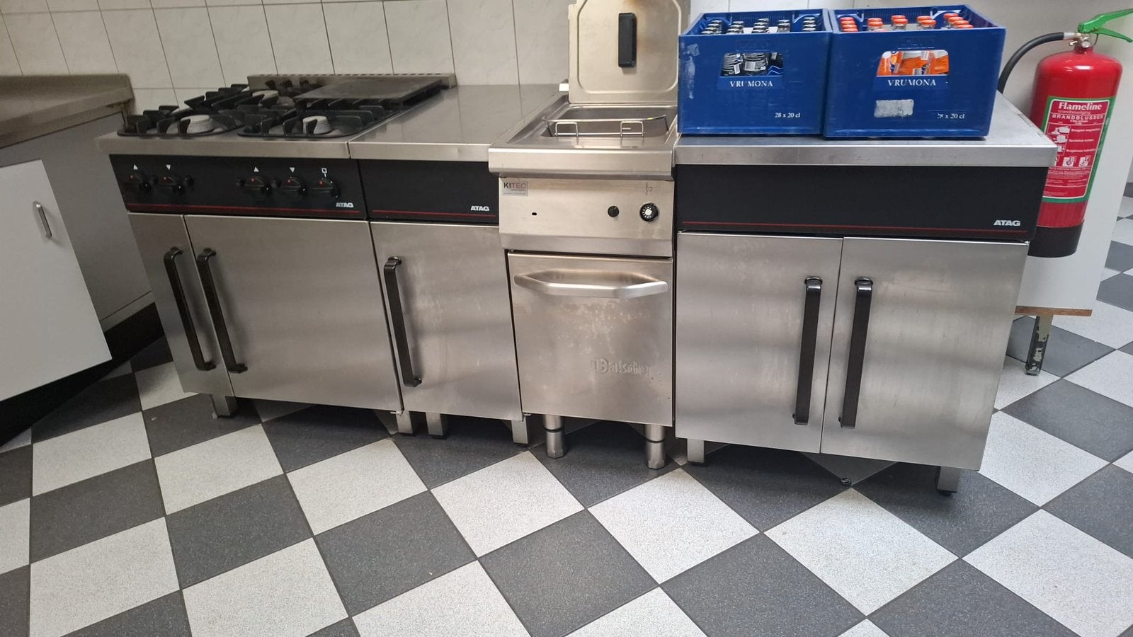 Keuken uit sportkantine, Huis en Inrichting, Keuken | Keukenelementen, Ophalen, Gebruikt, 200 cm of meer, Minder dan 100 cm