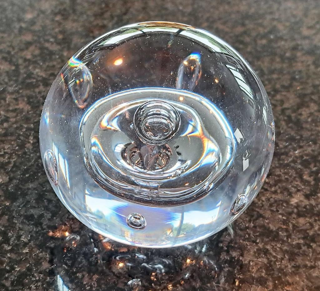 Leerdam glazen paperweight  Bol met Ingesloten Bellen., Ophalen of Verzenden