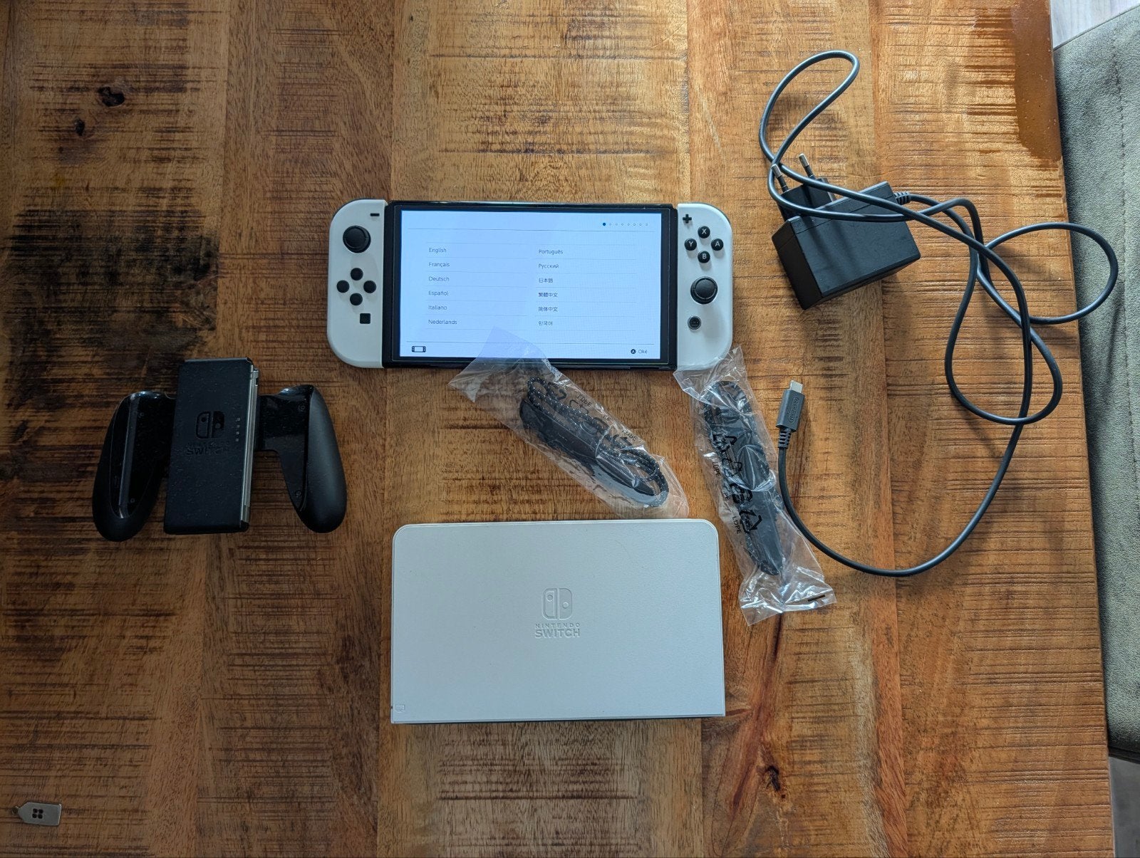 Nintendo Switch OLED - Zo goed als nieuw met screenprotector, Spelcomputers en Games, Ophalen of Verzenden, Zo goed als nieuw