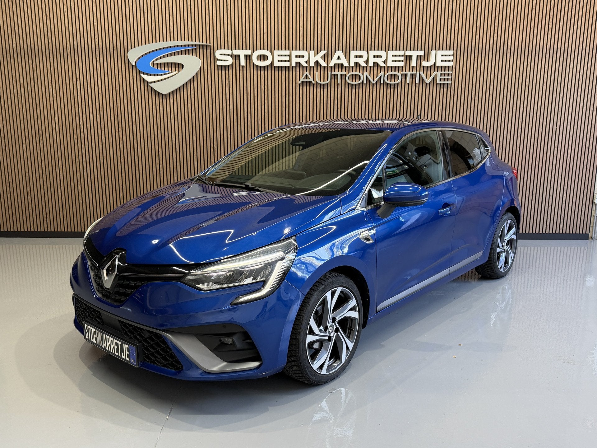 Renault Clio 1.0 TCe R.S. Line | Groot navi | 17 " | Camera, Auto's, Renault, Voorwielaandrijving, 101 pk, Gebruikt, Zwart