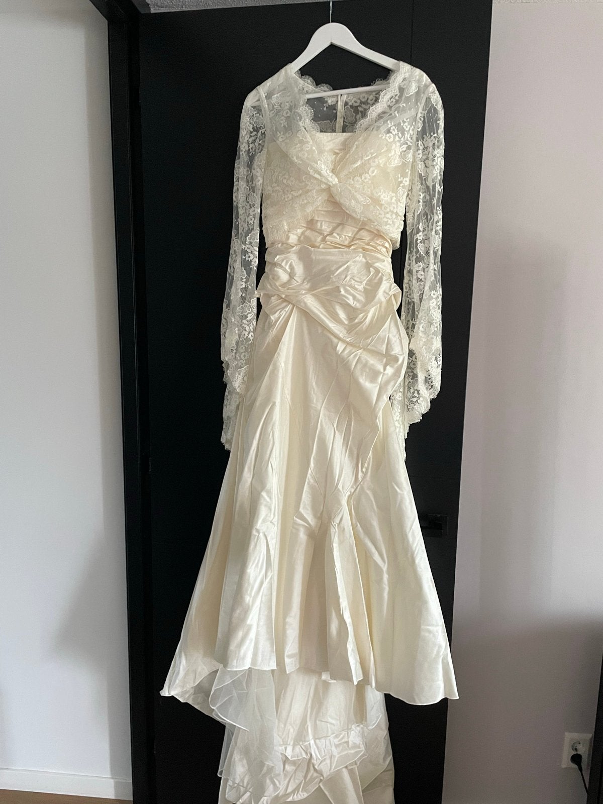 Strapless trouwjurk met kanten bolero - Crème/Wit, Ophalen, Gedragen, Beige, Trouwjurk