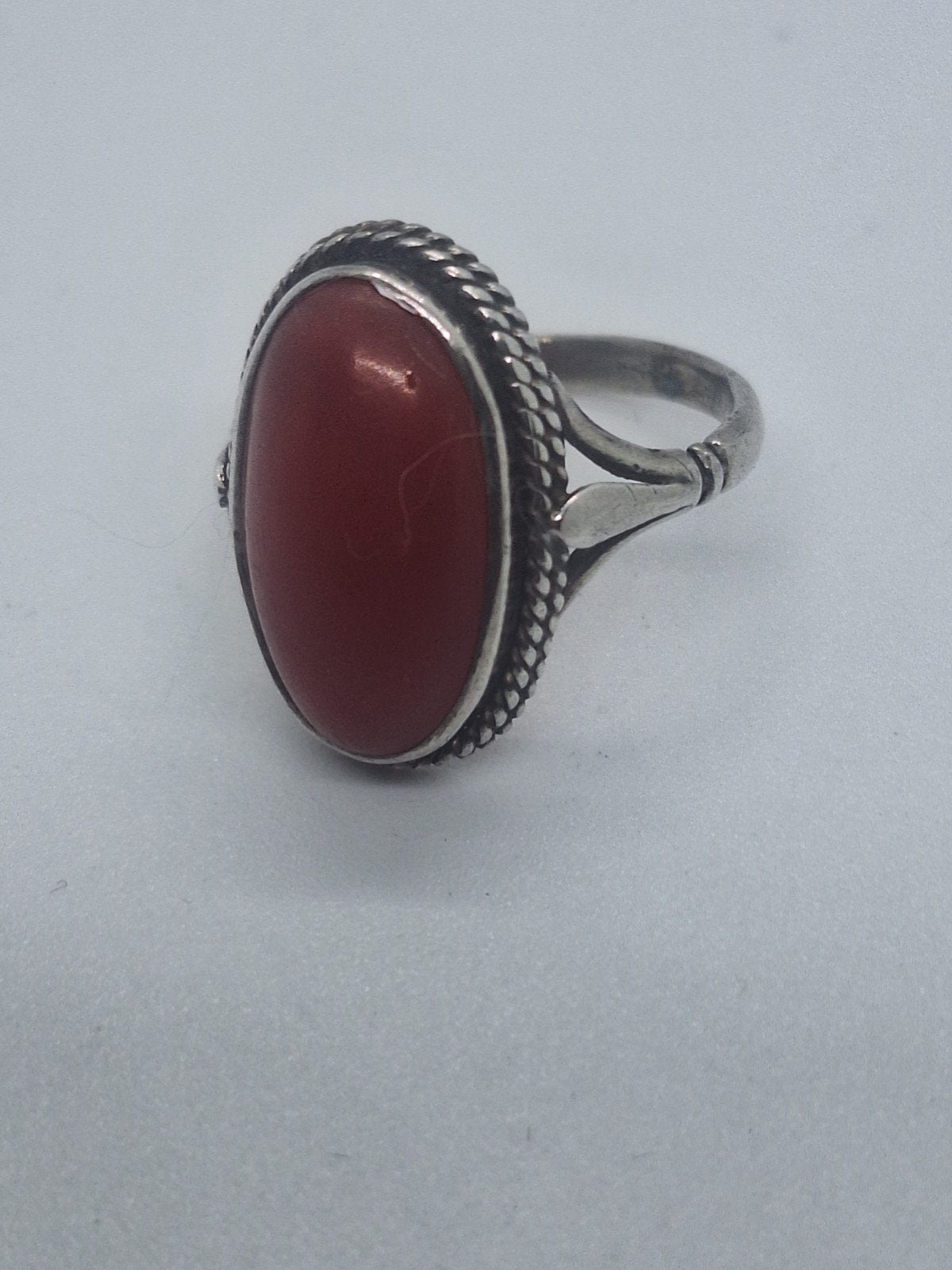 Zilveren ring met bloedkoraal, maat 16.5, Gebruikt, Ophalen of Verzenden, Kleiner dan 17, Met edelsteen