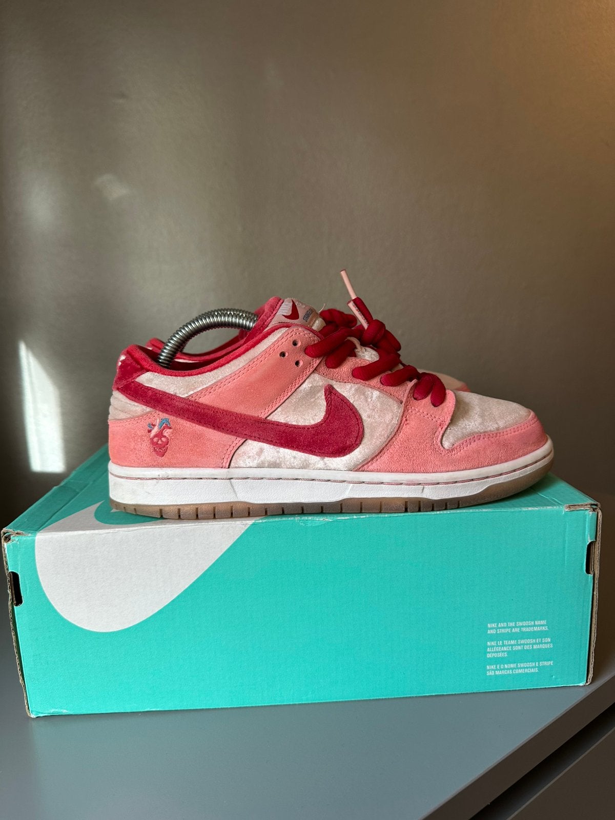 Nike SB Dunk Low “StrangeLove Skateboards” 40,5, Overige kleuren, Nike, Ophalen of Verzenden, Sneakers of Gympen