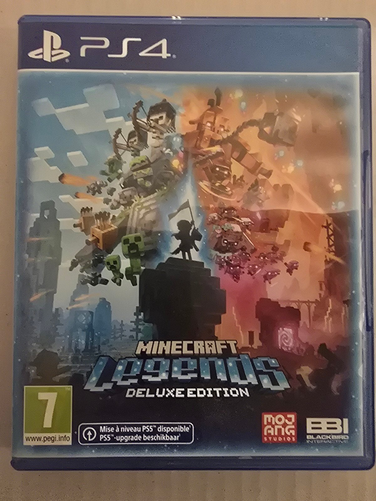 Minecraft Legends Deluxe Edition PS4, Ophalen of Verzenden, Zo goed als nieuw, Strategie en Constructie, Vanaf 7 jaar