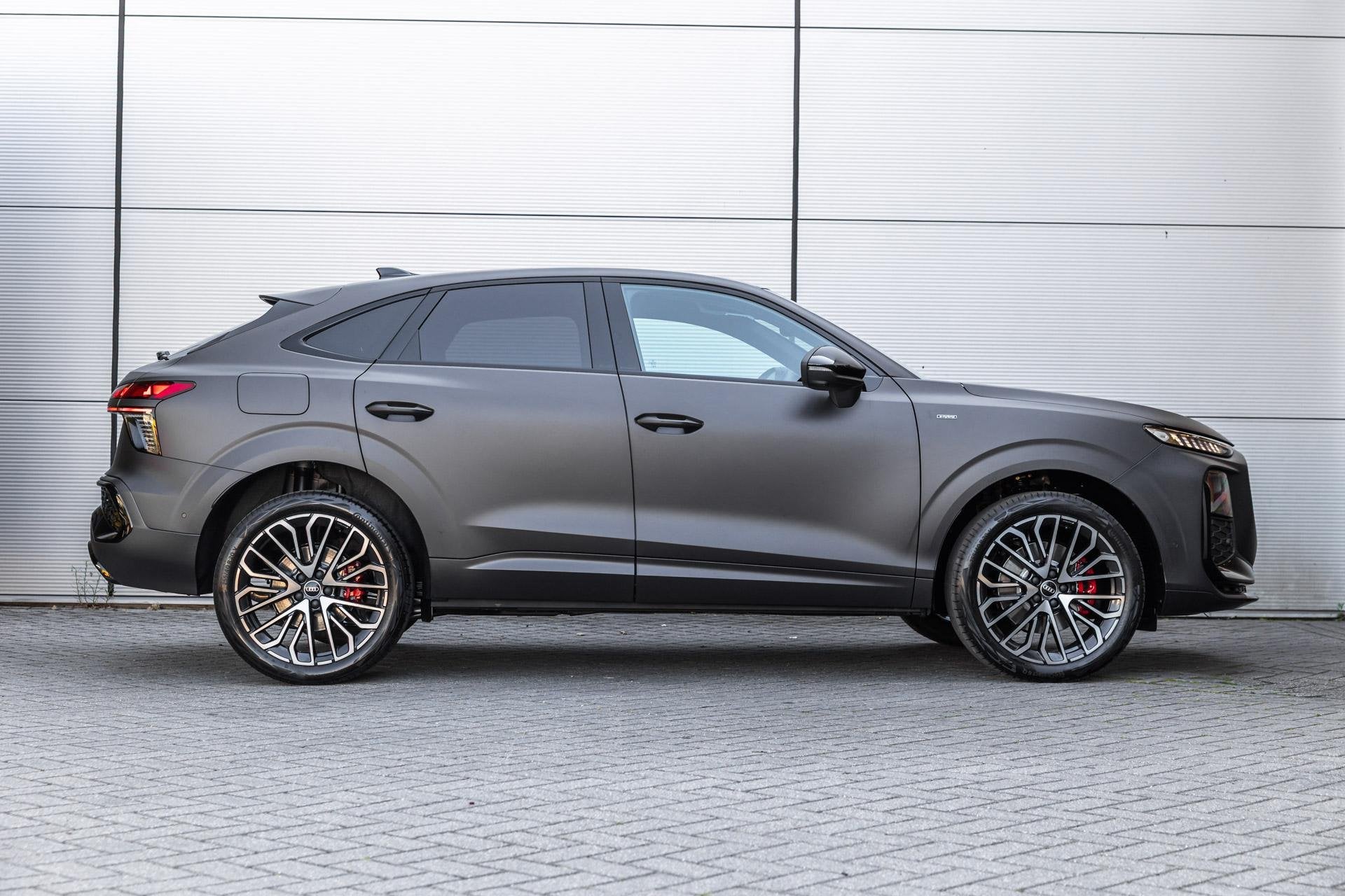 Audi Q3 Sportback 1.5 272pk e-hybrid S Edition | Panoramadak, Auto's, 12 maanden, 1800 kg, 1498 cc, 4 cilinders