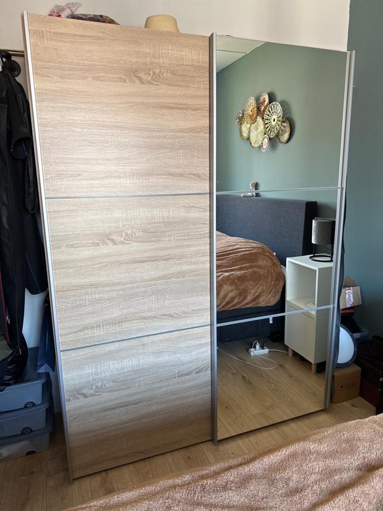 Kledingkast met spiegel en schuifdeuren, Huis en Inrichting, Ophalen, Met plank(en), Gebruikt, 100 tot 150 cm