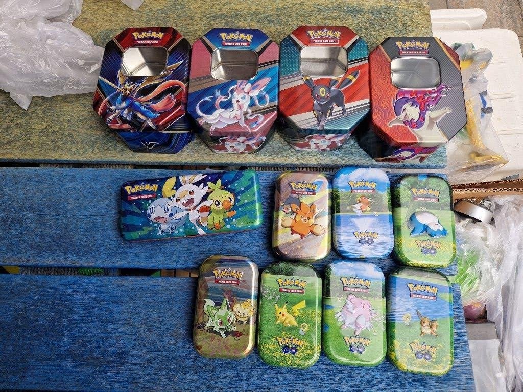 lege pokemon doosjes, Hobby en Vrije tijd, Verzamelkaartspellen | Pokémon, Ophalen of Verzenden, Gebruikt, Overige typen