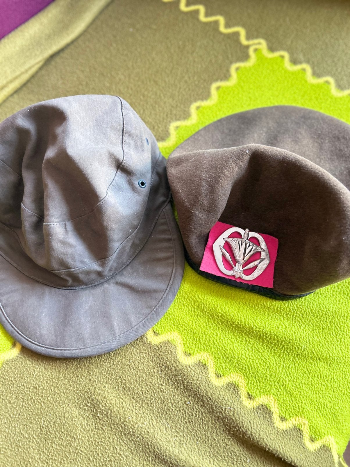 Pet en Baret. NL leger.   Rond 1985/1987, Ophalen of Verzenden, Gedragen, Pet