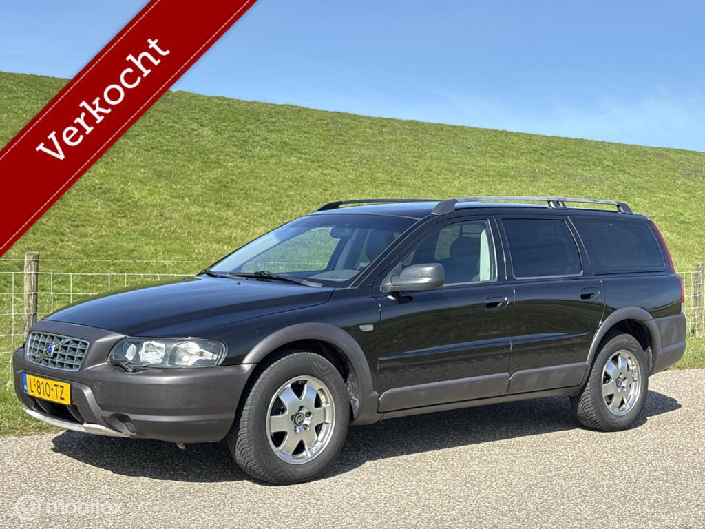Volvo XC70 2.4 D5 AWD Geartronic 2004 | Youngtimer | goed oh, Automaat, 1800 kg, Zwart, 197 €/maand