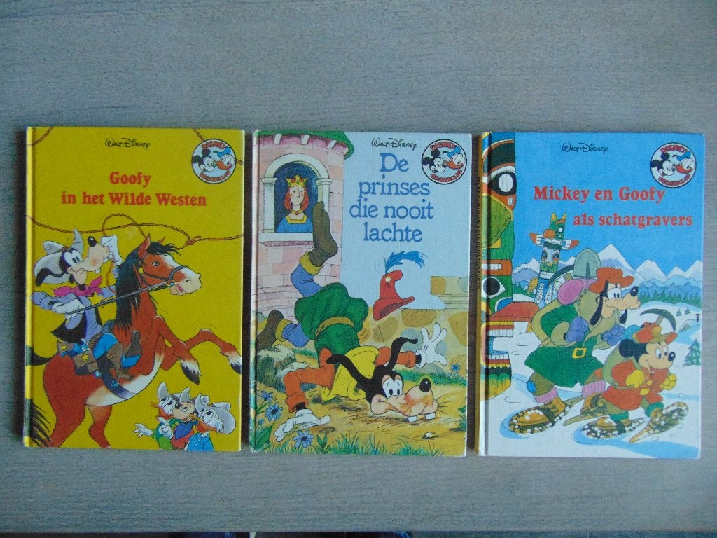 Set 3x boek Disney boekenclub van Goofy, Ophalen of Verzenden, Zo goed als nieuw, Walt Disney, Fictie algemeen
