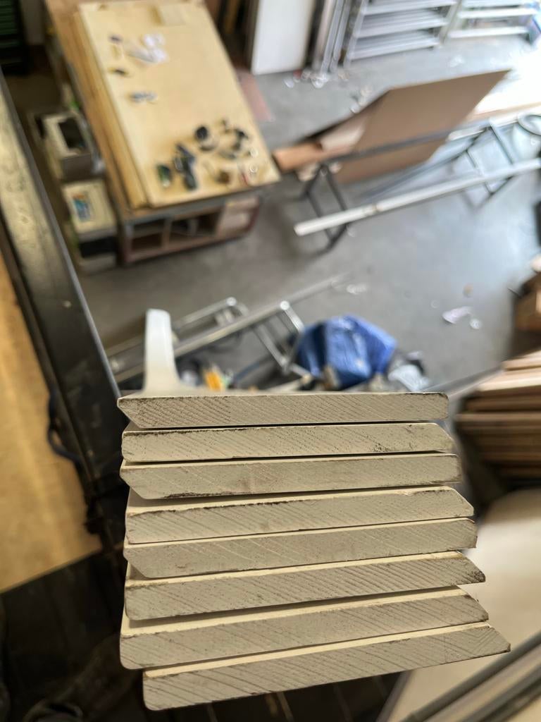 Hardhouten plinten wit gegrond 4m90 x 11,6x1,1 cm - 8 stuks, Doe-het-zelf en Verbouw, Plinten en Afwerking, Nieuw, Plinten, Overige materialen