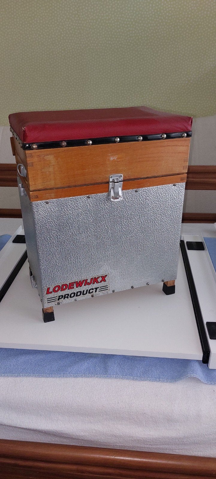 Vintage Lodewijkx Product viskistje alum./ hout en rood leer, Ophalen of Verzenden, Gebruikt