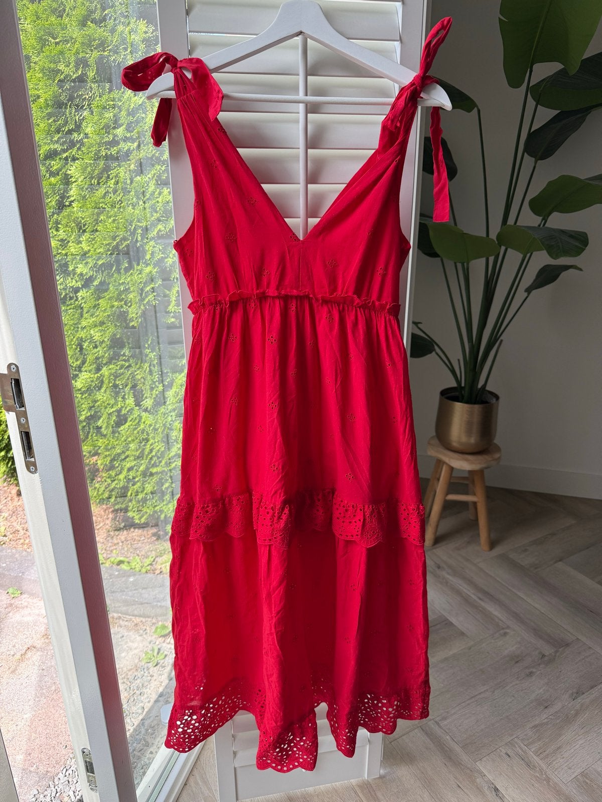 Zara rode jurk met borduursels en strikbandjes, Ophalen of Verzenden, Zo goed als nieuw, Maat 36 (S), Rood