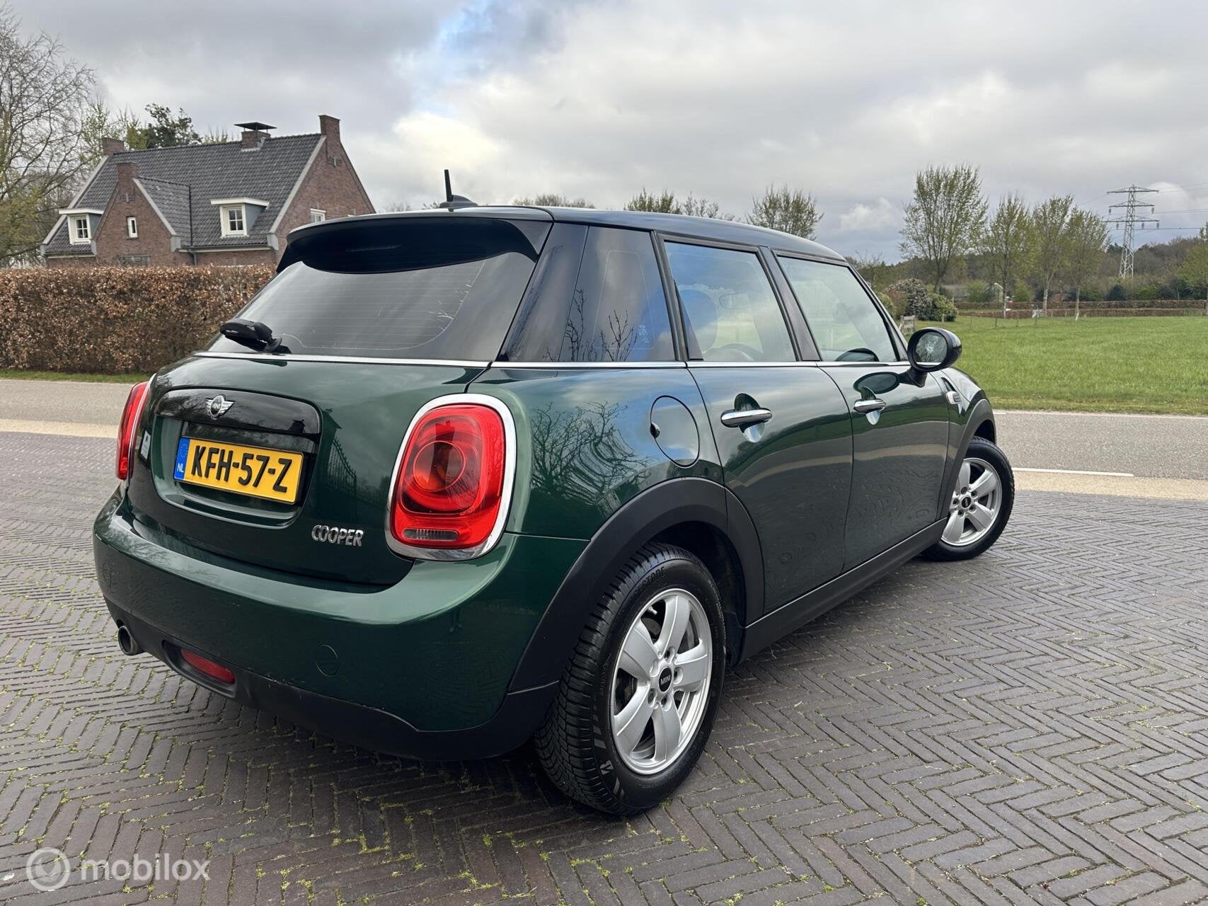 Mini Cooper 1.5 John Cooper Works Automaat Navi ACC LED✅, 136 pk, Gebruikt, Zwart, Met garantie (alle)