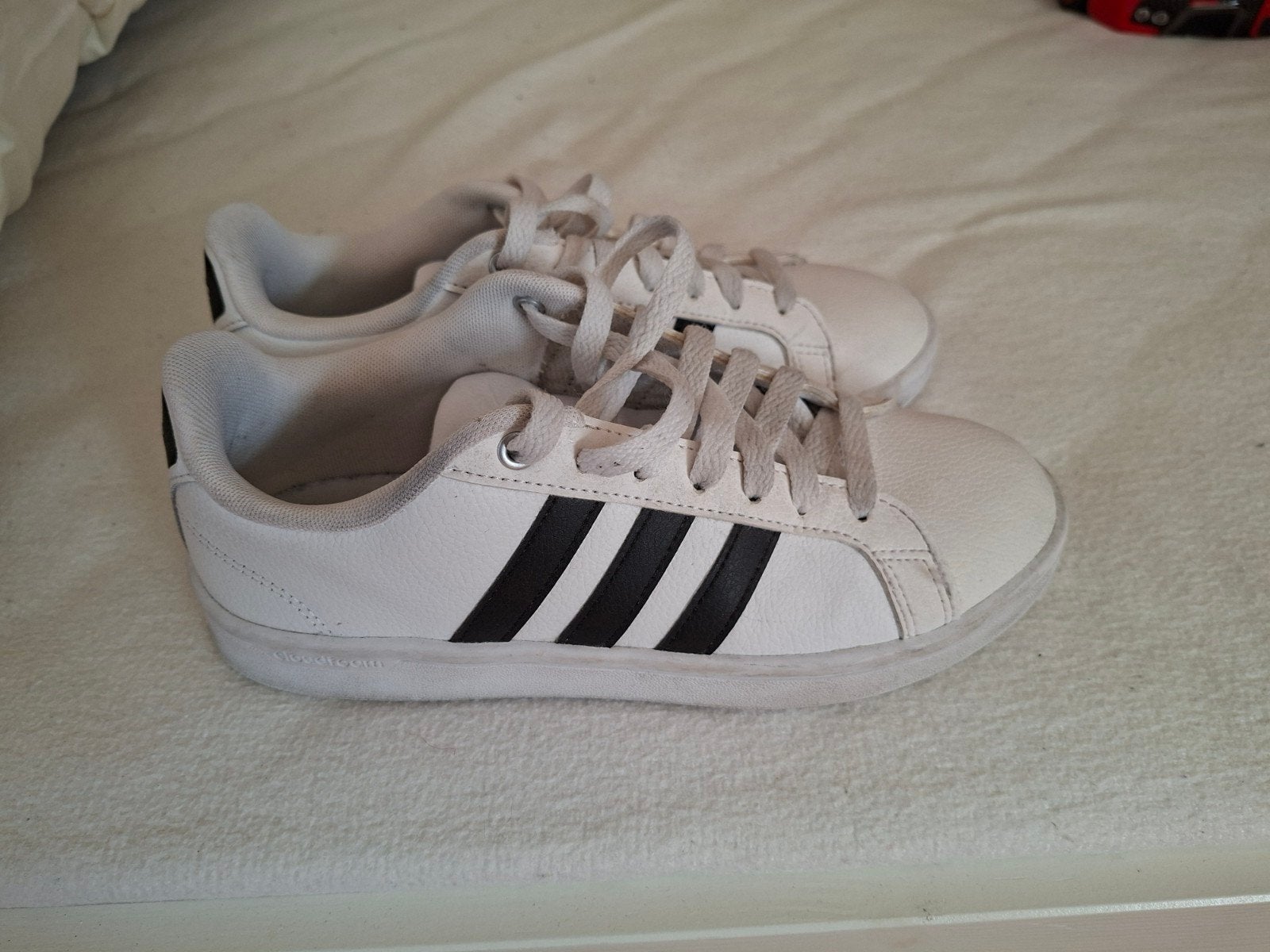 Adidas sportschoenen - Maat 37,5, Ophalen, Adidas, Gedragen, Wit