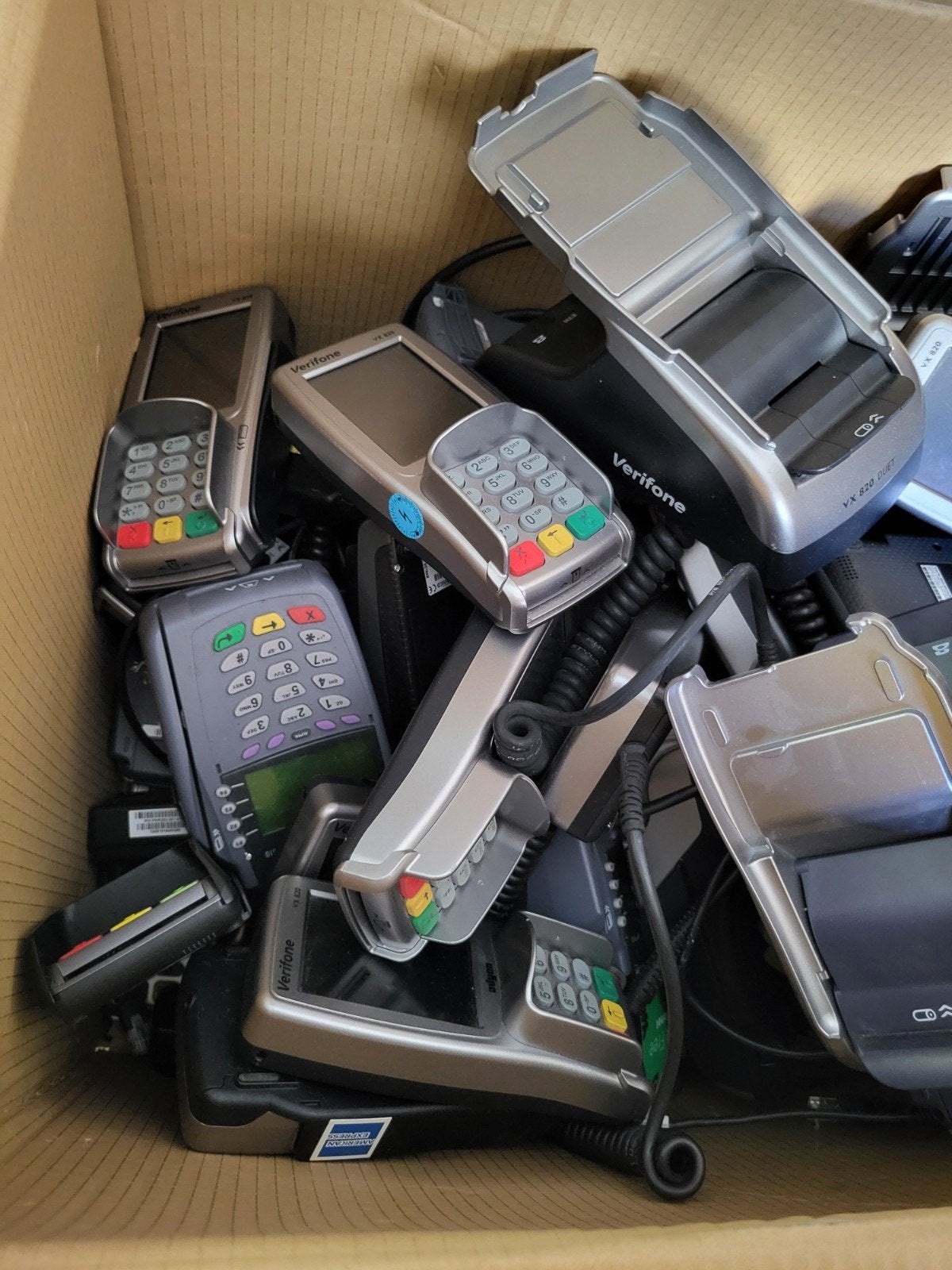 Partij gebruikte Verifone pinautomaten inclusief opladers, Ophalen