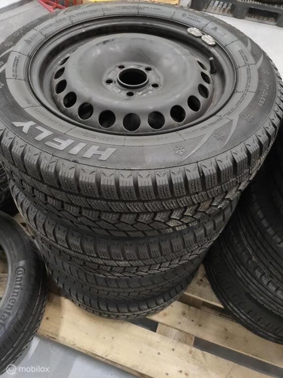 Winterbanden Hifly - 215/60 R16 - 55H XL Extra Load - 04425, Gebruikt, Ophalen of Verzenden