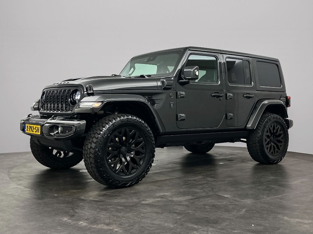 JEEP WRANGLER 4XE BRUTE RICHMOND CUSTOM 2024, Auto's, Automaat, Dealer onderhouden, 1995 cc, Zwart