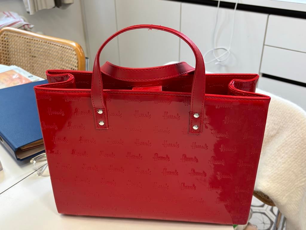 Harrods Rode Glanzende Shopper Tas, Sieraden, Tassen en Uiterlijk, Tassen | Damestassen, Ophalen of Verzenden, Gebruikt, Rood