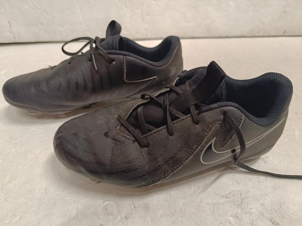 Nike voetbalschoenen maat 35,5 (22,5cm), Gebruikt, Maat XS of kleiner, Schoenen, Ophalen of Verzenden