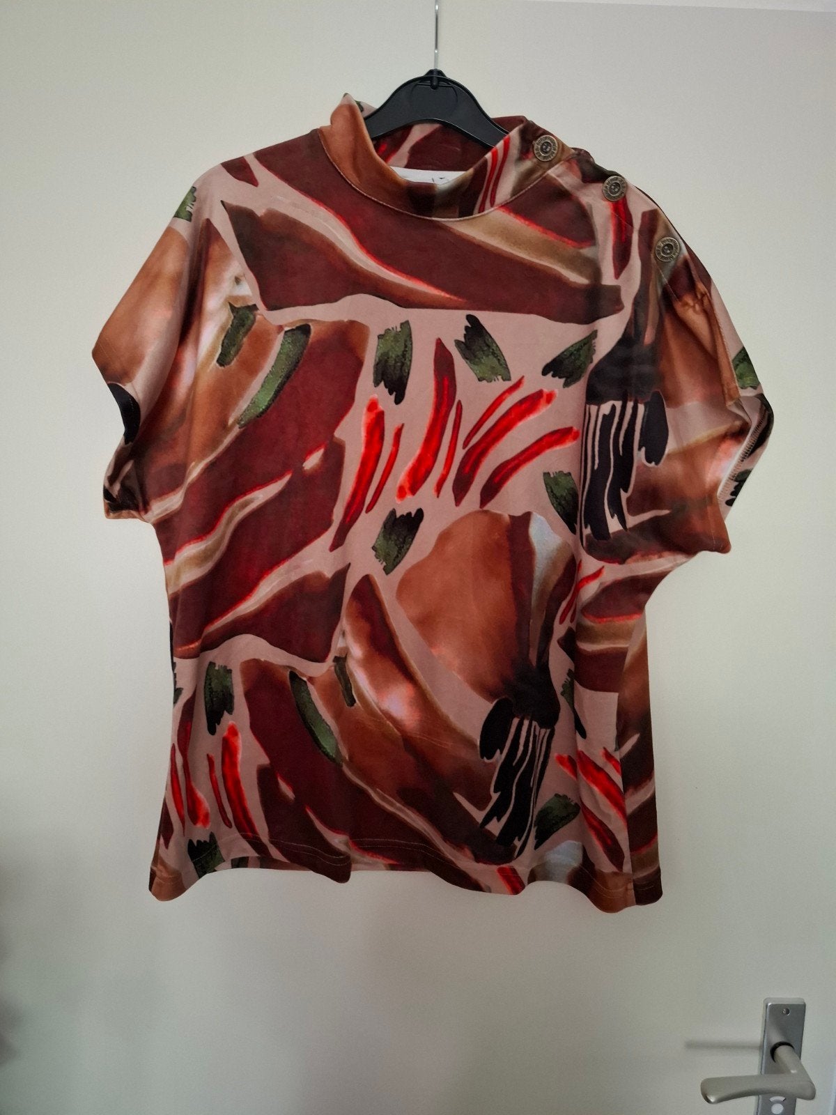 mooi fluwelen  dames shirt merk NED, Kleding | Dames, Ophalen of Verzenden, Zo goed als nieuw, Maat 42/44 (L), Korte mouw